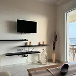 Sea 2 Beachfront Апартаменты *