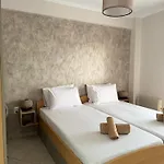 Sea 2 Beachfront Апартаменты