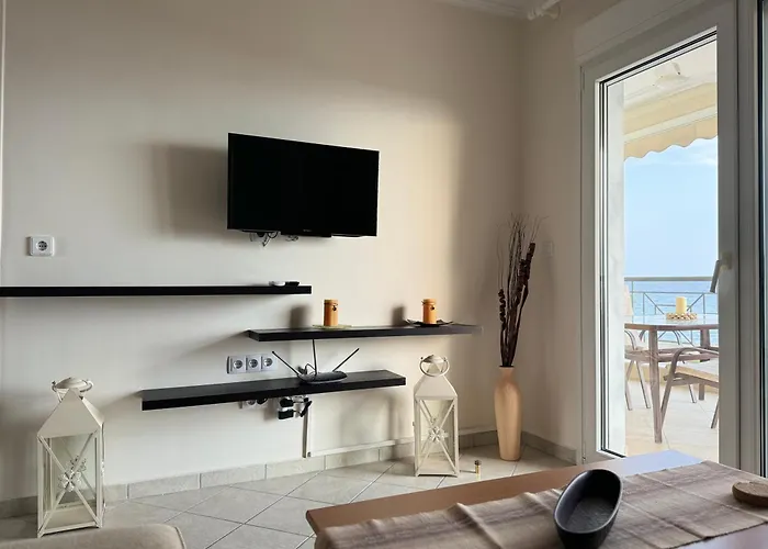 Sea 2 Beachfront Apartment *